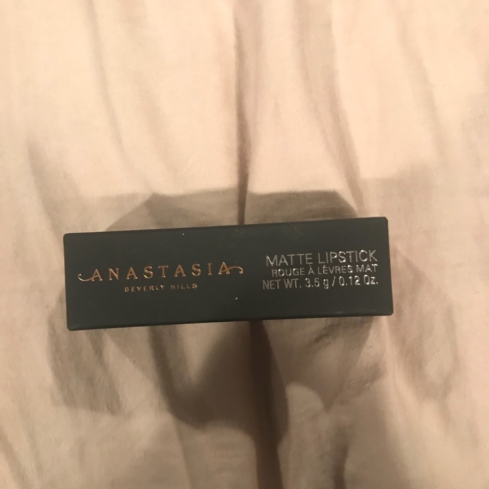 Authentic ABH matte lipstick!